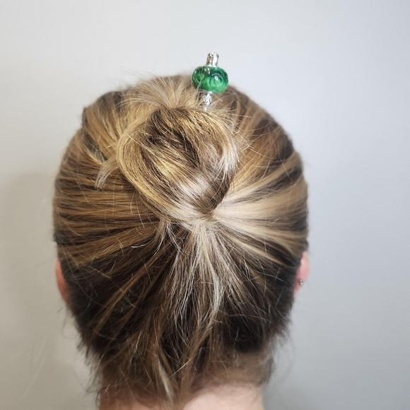 🌿 Jadesong Orb Stainless Steel Hair Stick, Carved Burmese Jade Epic Updo Pin - Picture 4 of 9